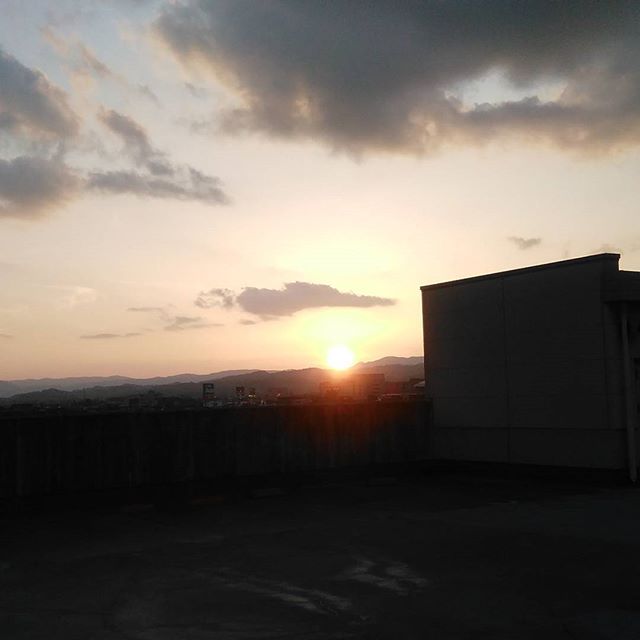 美しい神辺の夕日