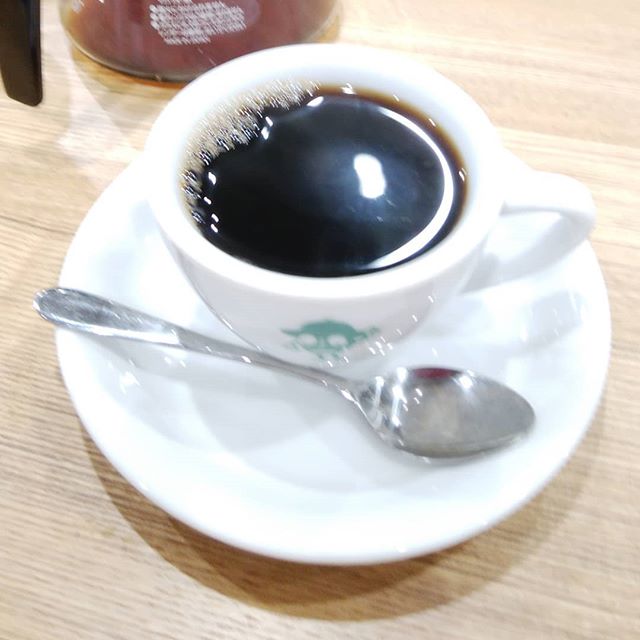 友人から頂いたコーヒーわたし好み早速お店を聞き買いに焙煎してくれてる間にナンチャラ？モカ？頂いた　これまたうま〜い！幸せの時友人に感謝#福山神辺 #コーヒー#クレオパトラ