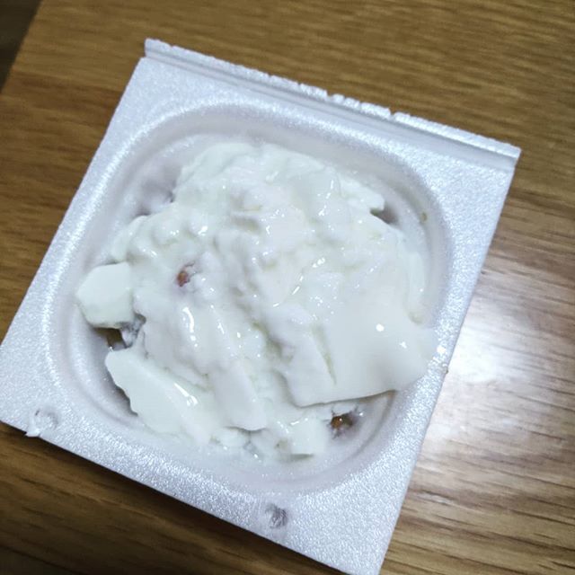 今朝の納豆はプレーンヨーグルトをかけてみました　が ヤッパリ酢の方が美味しいわぁ#福山神辺#納豆#プレーンヨーグルト#酢の方が好き