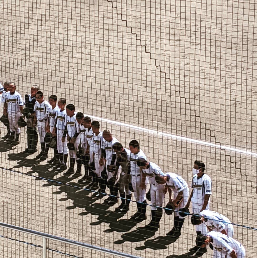 最後の孫の試合に行きました暑い中よく頑張りました色んなことがあったでしょうね投打に活躍してくれました😀日頃のご褒美なのかな？お疲れ様でした　暑かったね#福山神辺#野球試合#頑張りました#勝ちました